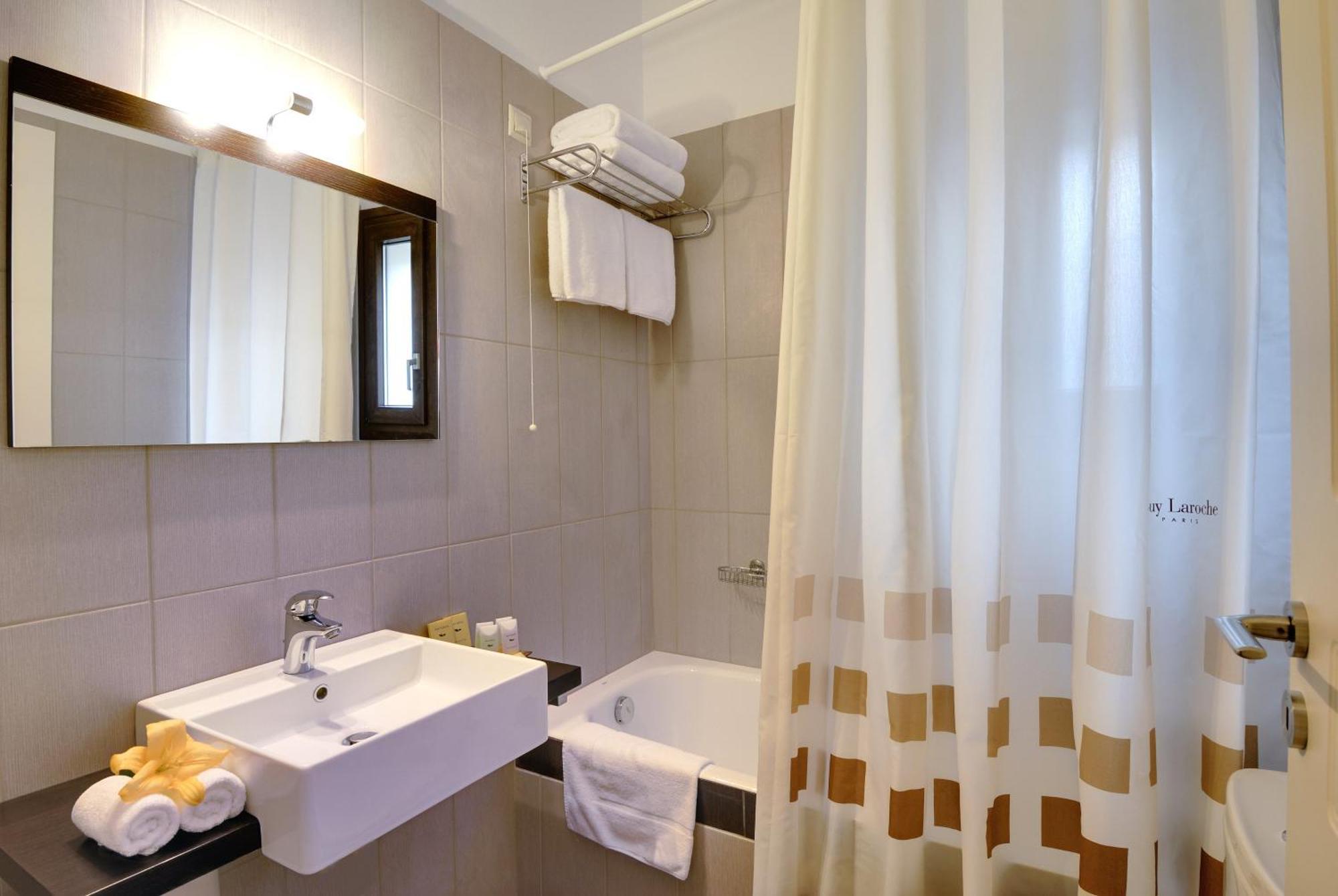 Byzantinon Hotel Leonídion Esterno foto
