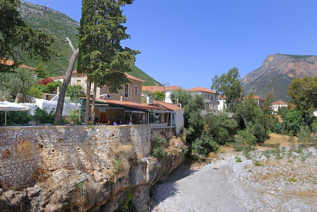 Byzantinon Hotel Leonídion Esterno foto