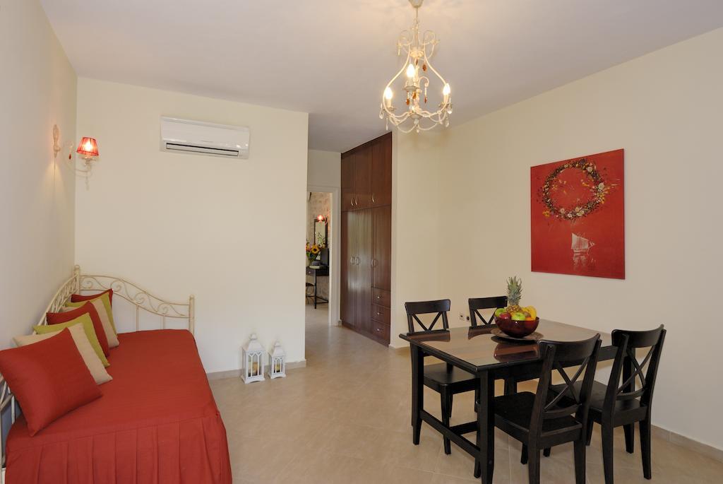 Byzantinon Hotel Leonídion Esterno foto